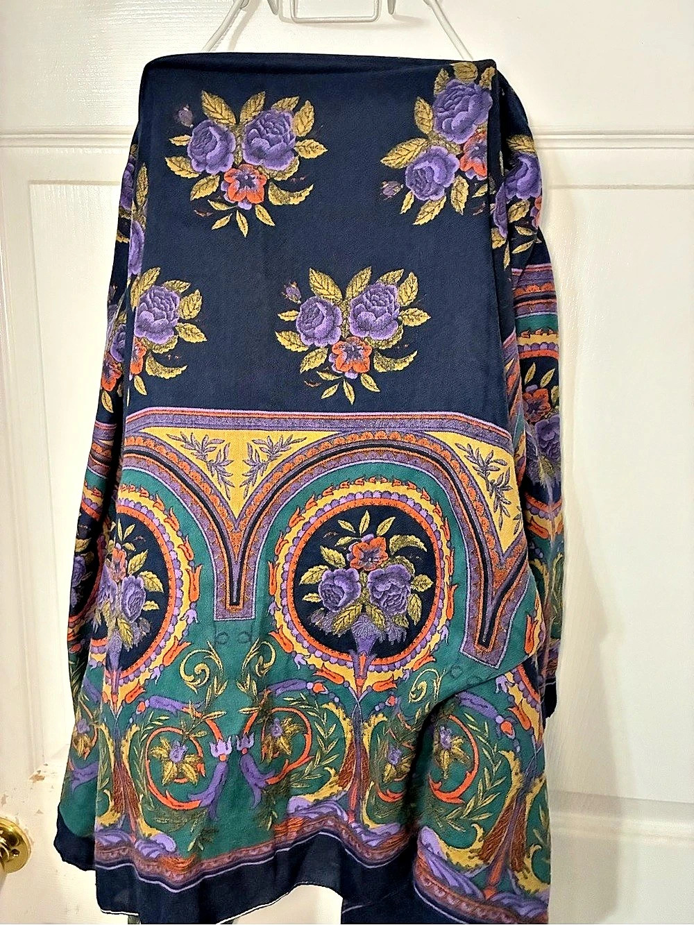 Gracia Floral scarf in Blue & Green Like New